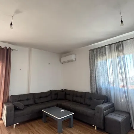 Xhymerti 3 Apartment *