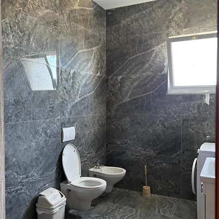 Xhymerti 3 Apartment